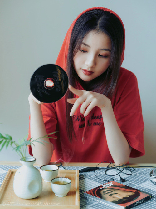 开云官方-斯图加特球员展现出强大攻击力，轻松取得胜利，斯图加特转入球员