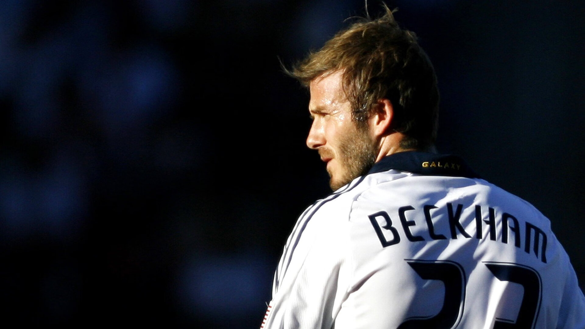 _运动员街头即兴表演：青春力量焕发_，运动员街拍